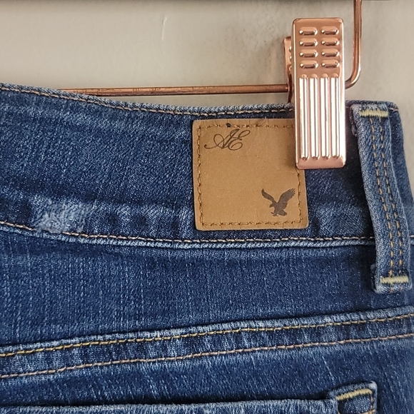 American Eagle Artist Crop Low Rise Dark Wash Distressed Stretch AE 2 Jeans - Picture 8 of 14